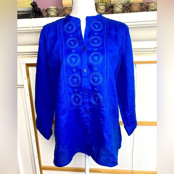 ecologie Tops - Ecologie NWOT linen embroidered blouse in lovely sapphire blue w/ 3/4 sleeve